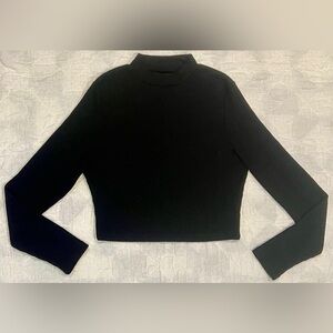 Long Sleeve Black Ribbed Cropped Top